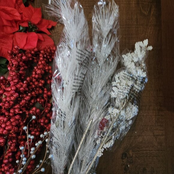 Box of Ashland christmas Noel Flowers/Holiday Decor Mixed Lot Deluxe Bush Box - Picture 11 of 15